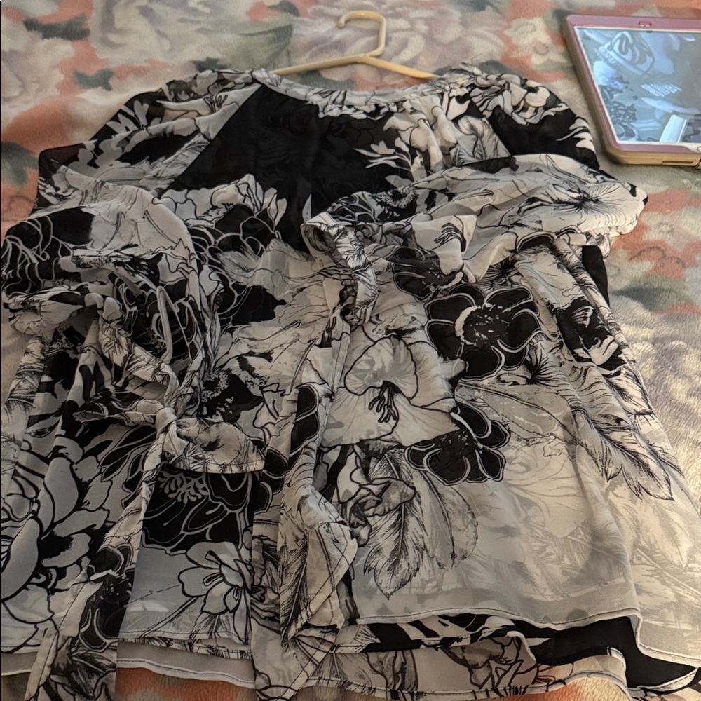 White House Black Market Black and White Floral Blouse